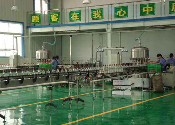 الصين المعبأة في زجاجات الفودكا / الويسكي / الخمور / النبيذ خط إنتاج أنظمة التعبئة والتغليف الناقل المزود